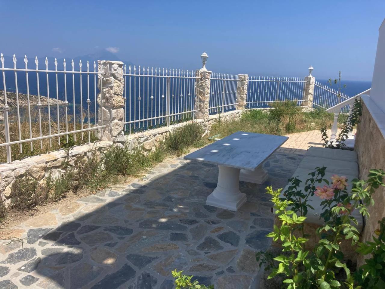 Ulyana - Athos Sea View & * Kriaritsi
